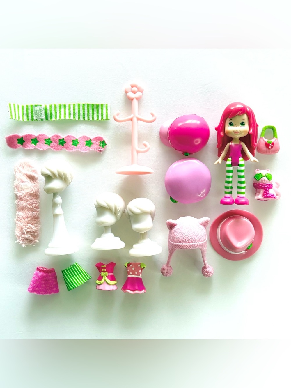 Strawberry Shortcake Fresh Fashion Boutique Set 2008 Hat Stand 3” Doll Scented